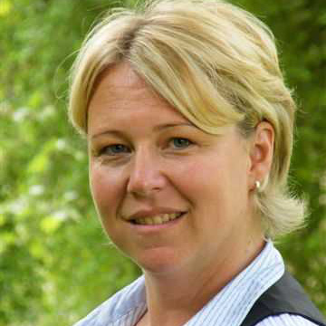  Yvonne David